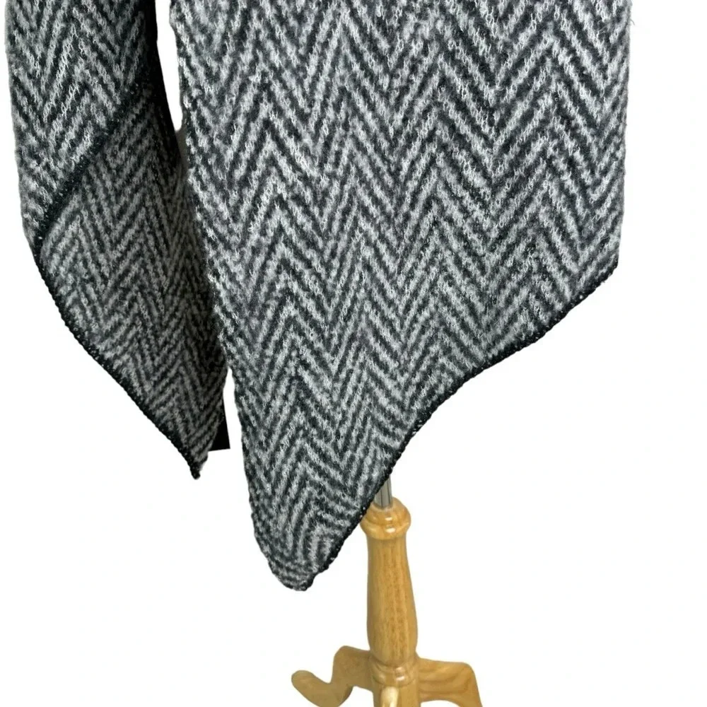 Marcus Adler The Lucia Large Scarf Wrap Black and White Herringbone NWT